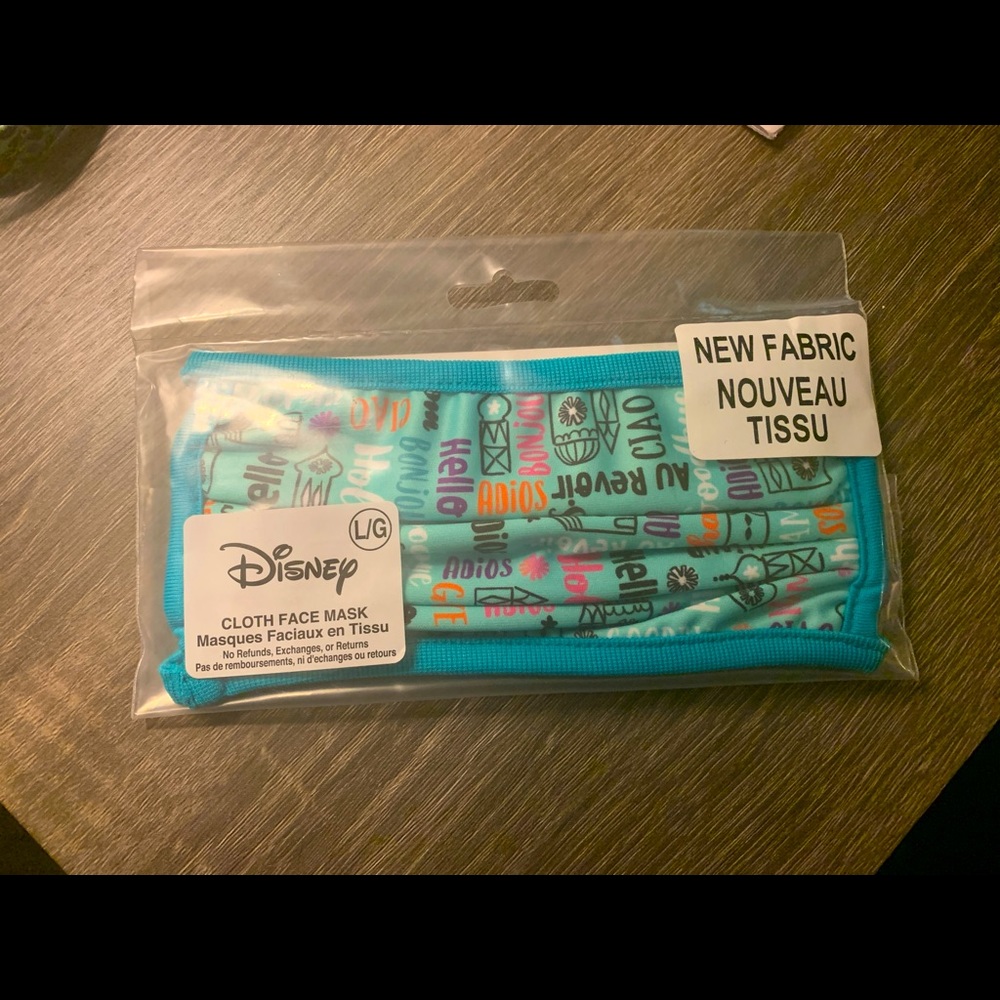 Disney “Hello” Face Mask